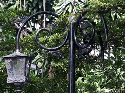 Musim Kemarau Sebabkan Lampu Jalan di Bandung Rusak