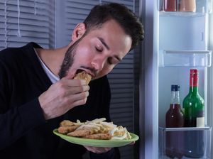 Ini Alasan Mengapa Tubuh Sering Lapar di Malam Hari