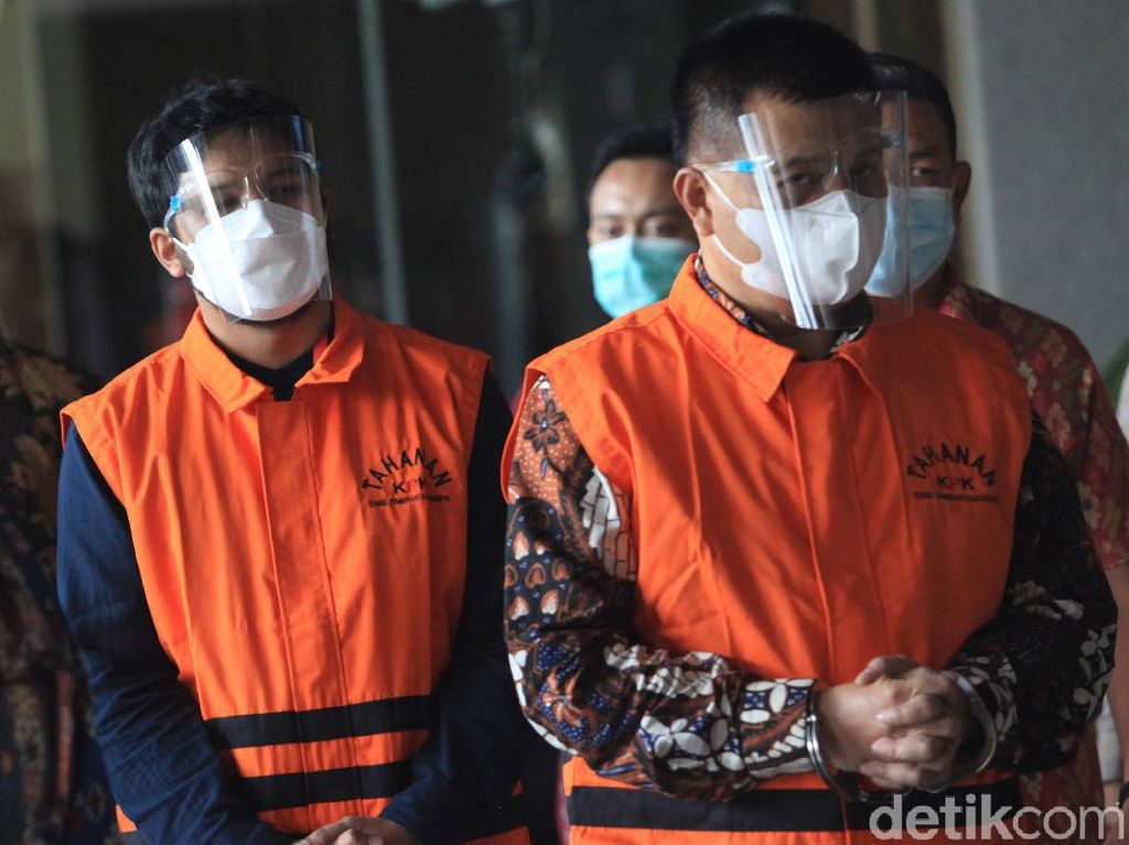 KPK Usut Dugaan Aa Umbara Terima Gratifikasi dari Dinas di Bandung Barat KPK Usut Dugaan Aa Umbara Terima Gratifikasi dari Dinas di Bandung Barat