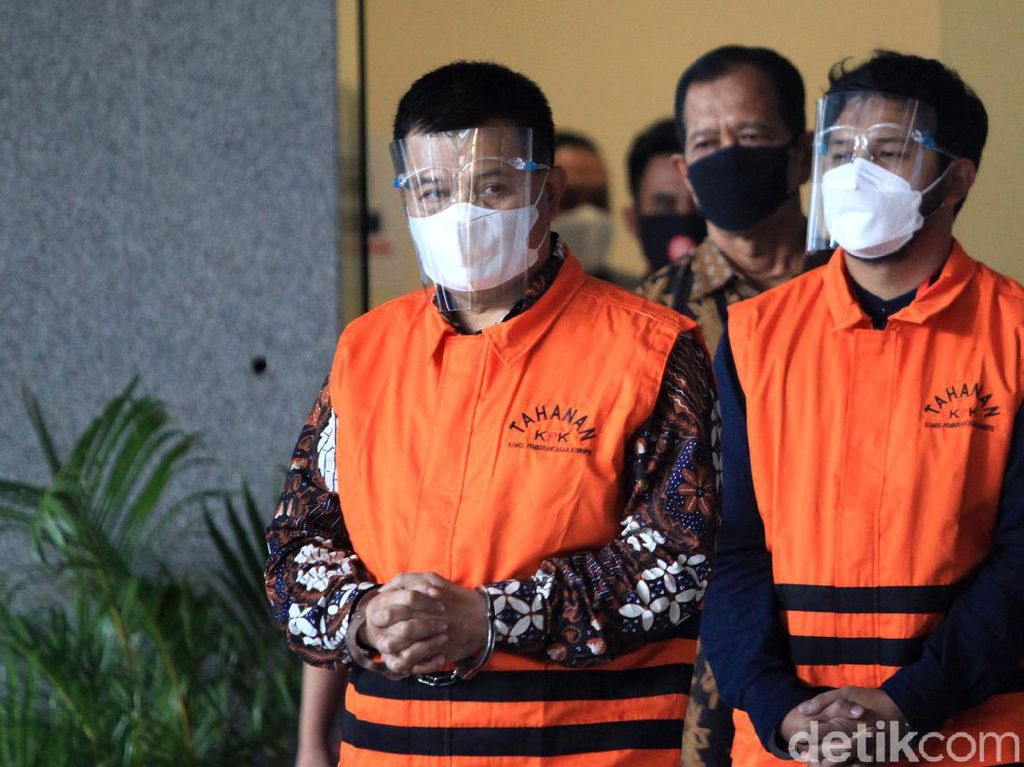 Korupsi Bansos, Aa Umbara dan Anaknya Ditahan di Rutan Berbeda Korupsi Bansos, Aa Umbara dan Anaknya Ditahan di Rutan Berbeda