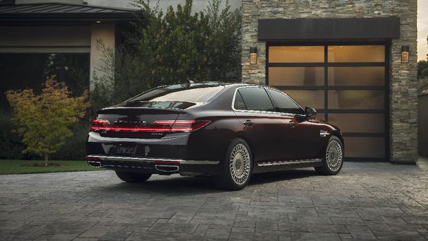 Genesis G90.