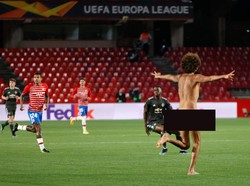 Granada Vs MU Diwarnai Aksi Pria Bugil Masuk ke Lapangan