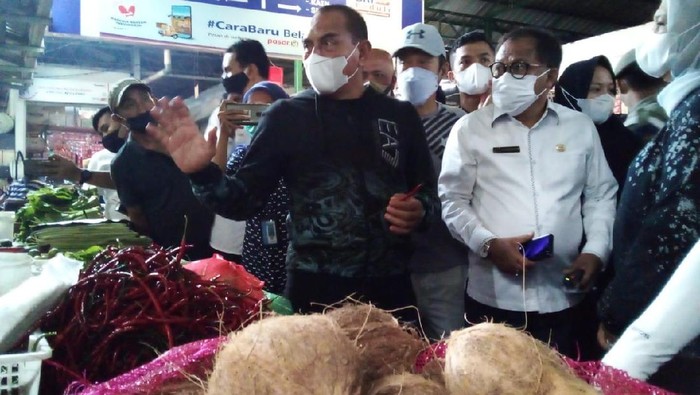 Gubsu Edy Rahmayadi saat mengecek pasar di Medan Gubsu Edy Rahmayadi saat mengecek pasar di Medan
