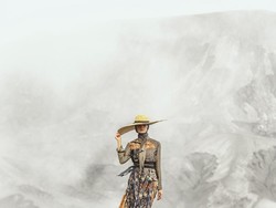 Heaven Lights Rilis Koleksi Baju Lebaran, Fashion Show di Gunung Bromo