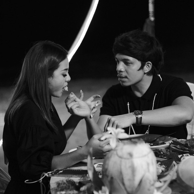 Honeymoon Atta dan Aurel