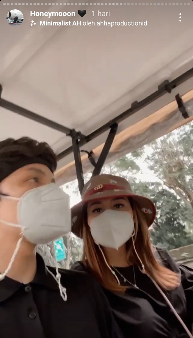 Honeymoon Atta dan Aurel