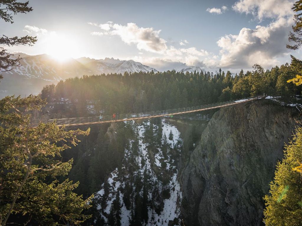 Inikah Jembatan Gantung Tertinggi di Kanada?