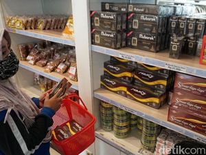 Berkaca dari Kudus: Toko Suvenir Mulai Menggeliat tapi Mobil Travel Masih Terpuruk