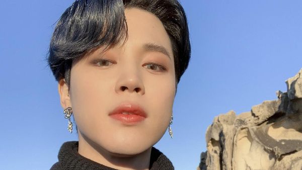 8 Pesona Jimin BTS yang Menurut Dokter Bedah Plastik Ganteng dari Lahir