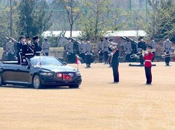 Ke Korsel, Menhan Prabowo Naik Sedan Mewah Ikuti Upacara Militer