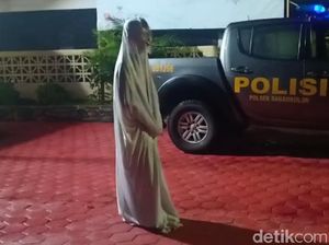 6 ABG Blitar Diamankan Setelah Bikin Takut Warga dengan Prank Pocong 6 ABG Blitar Diamankan Setelah Bikin Takut Warga dengan Prank Pocong