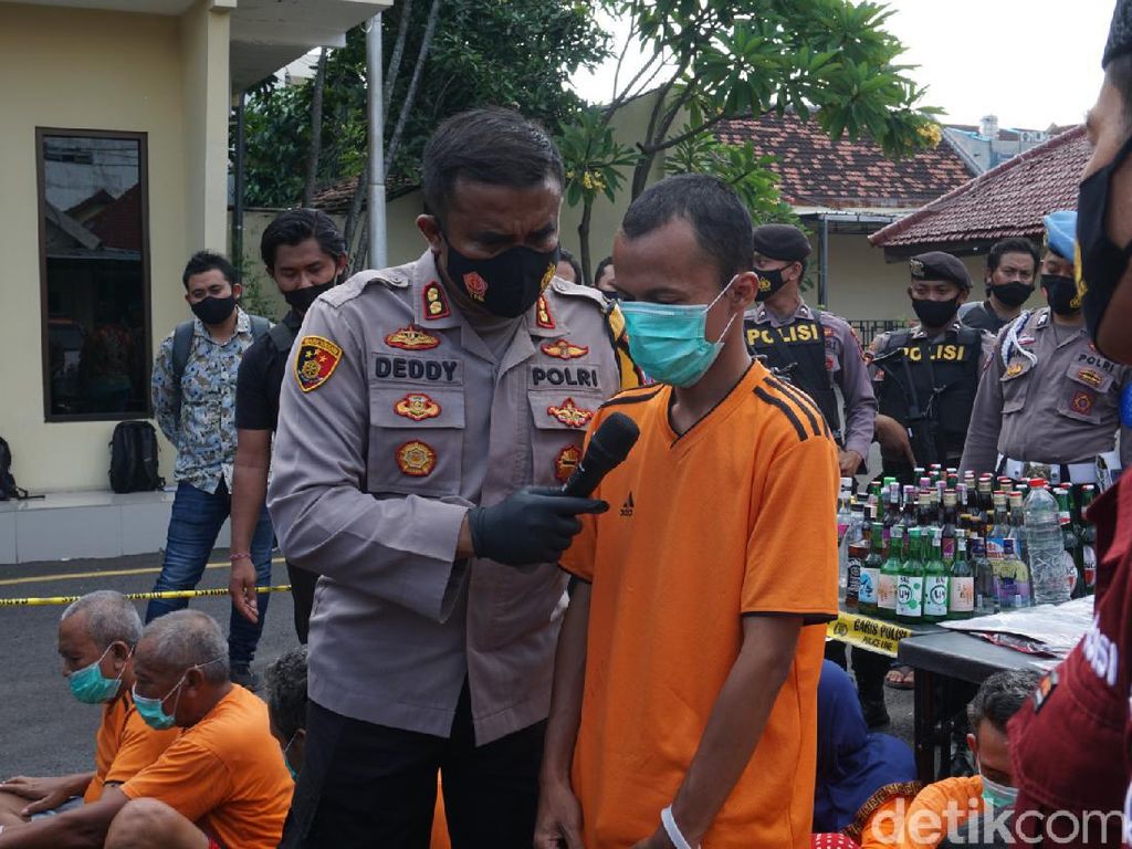 Lilitan Utang Bikin Suami di Jombang Tega Jual Istri Sendiri Lilitan Utang Bikin Suami di Jombang Tega Jual Istri Sendiri