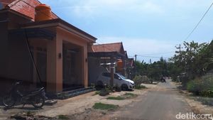 Suasana Terkini Kampung Miliarder di Tuban