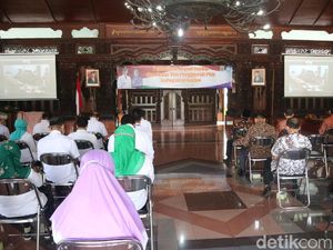 Hartopo Dilantik Jadi Bupati Kudus Gantikan Tamzil yang Terbukti Terima Suap Hartopo Dilantik Jadi Bupati Kudus Gantikan Tamzil yang Terbukti Terima Suap