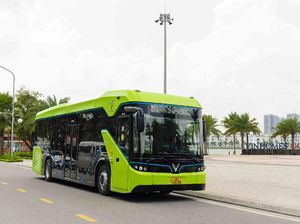 Bus Buatan Pabrik Mobnas Vietnam Bersiap Mengaspal di Jalan