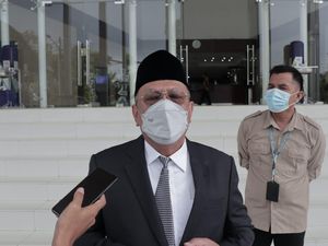 Diduga Pesta Langgar Etika, Walkot Tangsel: Saya Hanya Penuhi Keinginan Warga Diduga Pesta Langgar Etika, Walkot Tangsel: Saya Hanya Penuhi Keinginan Warga