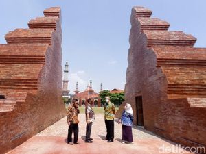 Wajah Baru Alun-alun Kejaksan, Walkot Cirebon: Minim Tempat Swafoto Wajah Baru Alun-alun Kejaksan, Walkot Cirebon: Minim Tempat Swafoto