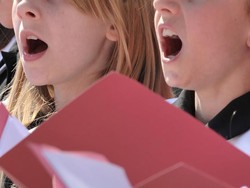 Bernyanyi Jadi Terapi Manjur bagi Pasien