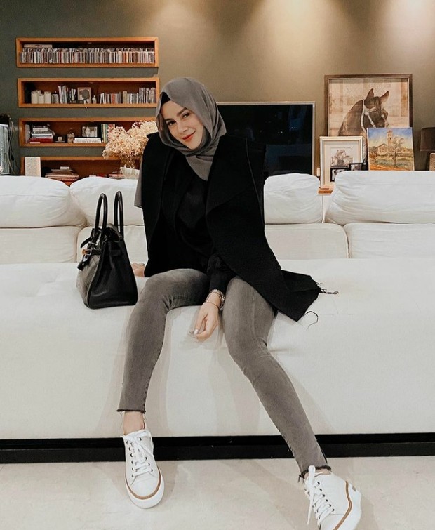 8 Style Hijab Ala Olla Ramlan