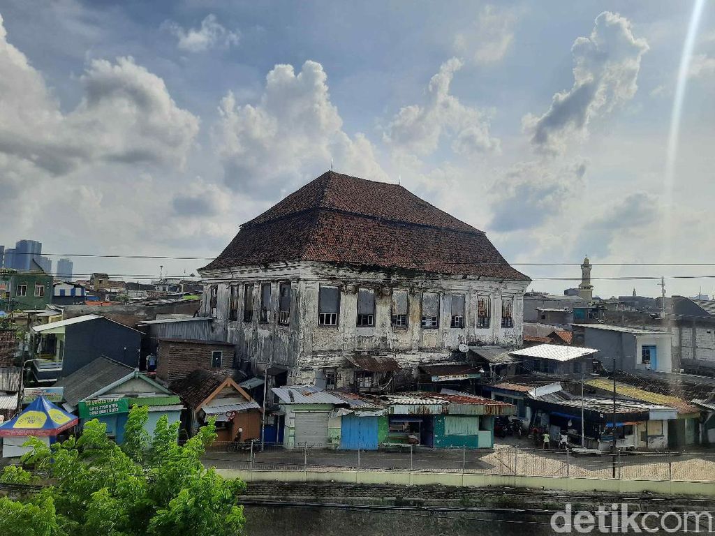 Cerita Gedung Setan Surabaya, Ada Gereja di Dalam Hingga Penampakan Hantu Cerita Gedung Setan Surabaya, Ada Gereja di Dalam Hingga Penampakan Hantu