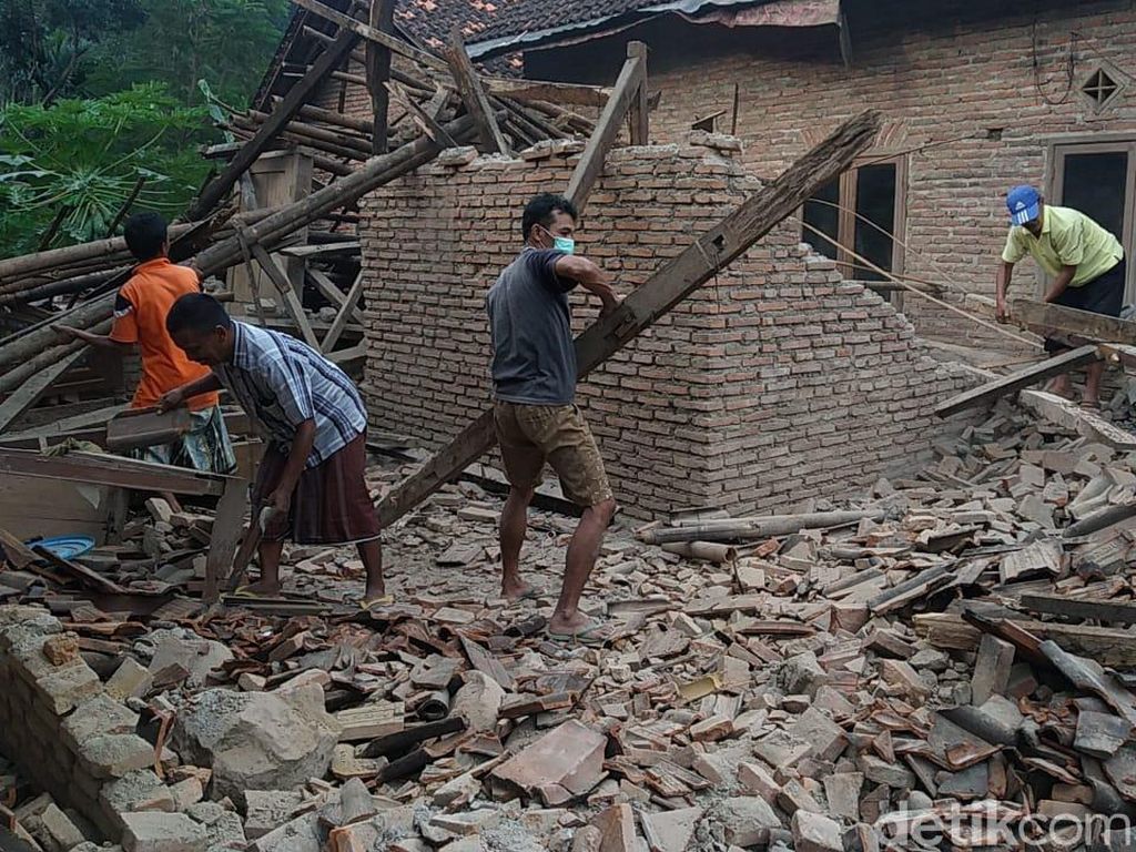 Malang Tetapkan Darurat Bencana Gempa Malang Tetapkan Darurat Bencana Gempa