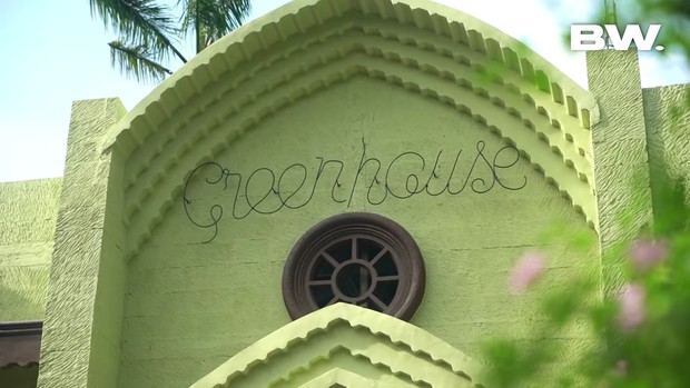 Green House menjadi warna utama rumah Tasya Farasya/yotube.com/boywilliam