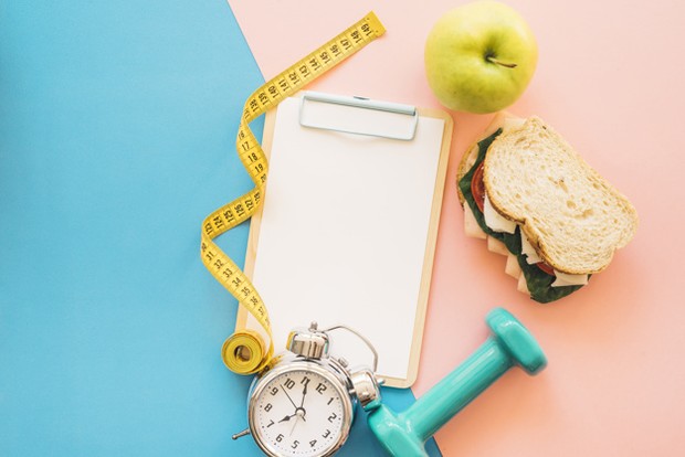 Ilustrasi membuat rencana pola makan/Freepik Ilustrasi membuat rencana pola makan.