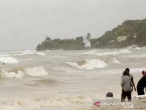 Sempat Hilang Terseret Badai Seroja NTT, 2 Nelayan Ditemukan di Australia Sempat Hilang Terseret Badai Seroja NTT, 2 Nelayan Ditemukan di Australia