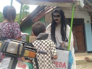 Bukan Penampakan, Kuntilanak di Pekalongan Ini Cekikikan Jual Papeda