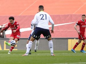 Alexander-Arnold Balas Kritik dengan Gol Cantik