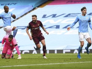 Awas, City! Leeds Kerap Jadi Batu Sandungan Awas, City! Leeds Kerap Jadi Batu Sandungan