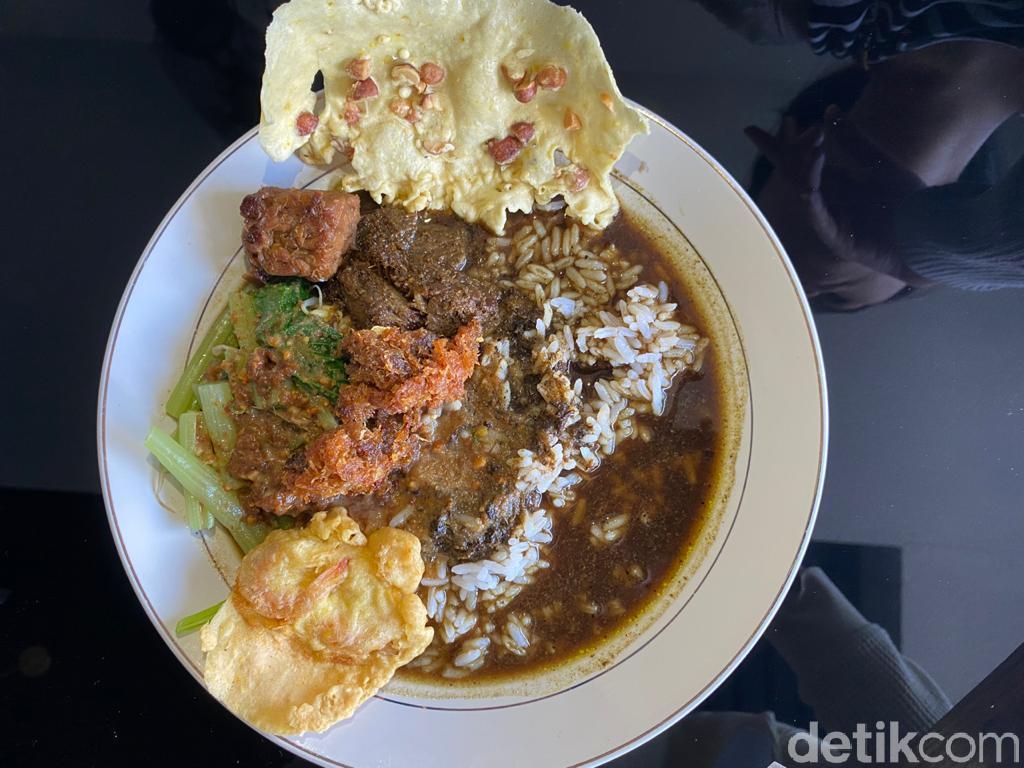 Murah Banget! Bawa Duit Rp 3.000 Bisa Makan Rawon dan Nasi Penjara Enak Murah Banget! Bawa Duit Rp 3.000 Bisa Makan Rawon dan Nasi Penjara Enak
