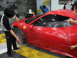 Biar Tetap Kinclong, Bodi Mobil Juga Bisa Pakai Antigores