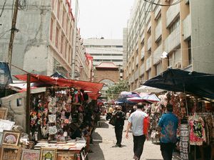 Jakarta Kini dalam Bingkai Analog