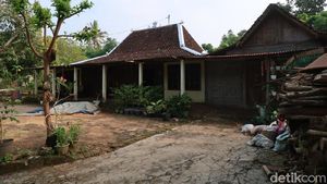 Foto Pedukuhan Jelok dengan Rumah Limasan-nya