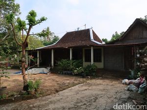 Foto Pedukuhan Jelok dengan Rumah Limasan-nya