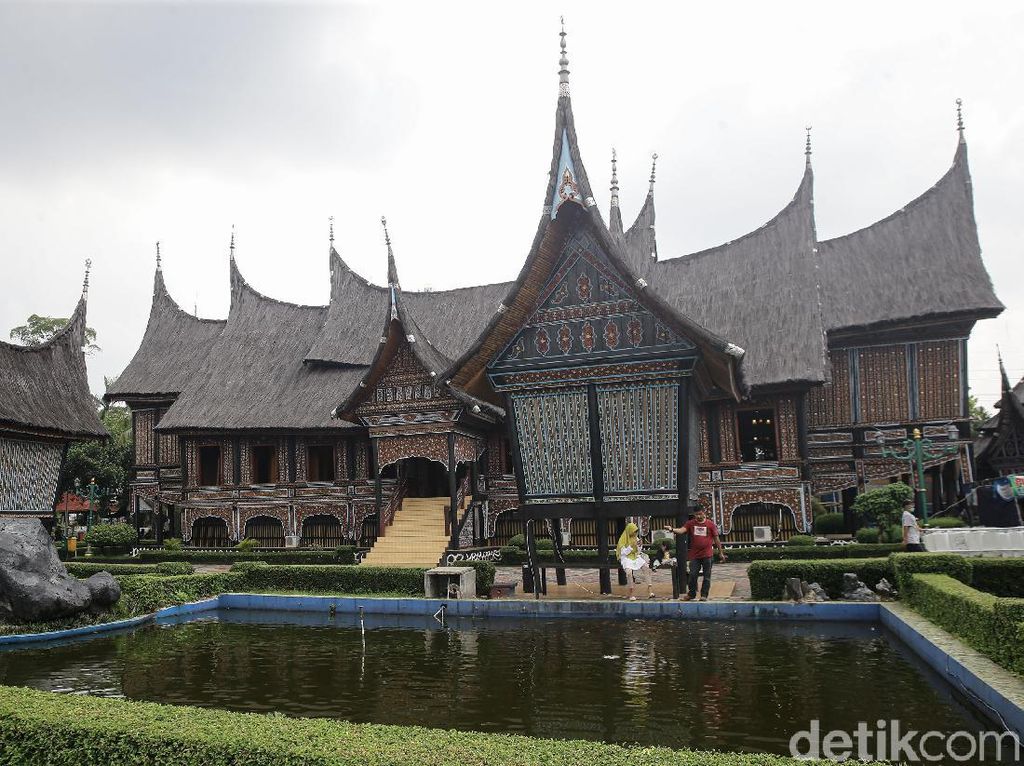Pengeola Berharap Masa Transisi Ambil Alih TMII Lebih Cepat Pengeola Berharap Masa Transisi Ambil Alih TMII Lebih Cepat