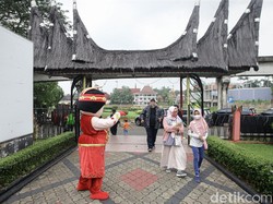 Anies: Warga yang Tak Ber-KTP Jakarta Dilarang Masuk Tempat Wisata