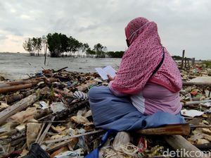 Nyadran ke TPU Tambaklorok Semarang yang Hilang Terkikis Abrasi Nyadran ke TPU Tambaklorok Semarang yang Hilang Terkikis Abrasi