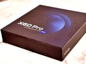 Unboxing Vivo X60 Pro, HP Kamera Bergimbal Rp 10 Juta