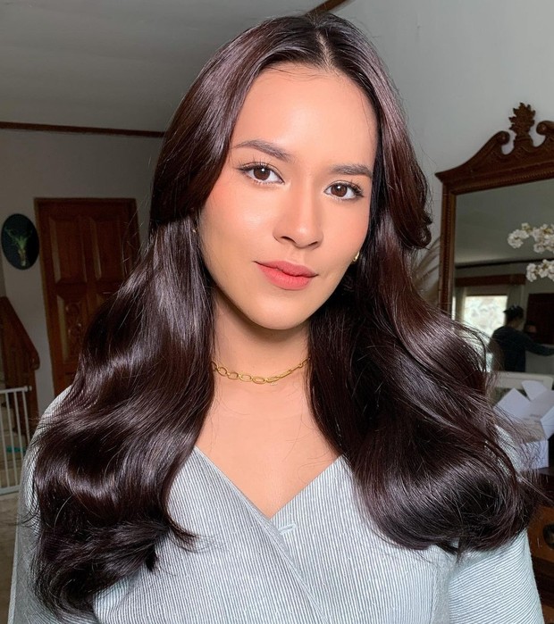 Kantung Mata Terawat/instagram.com/raisa6690 Kantung mata yang jarang dirawat bisa membuatmu tampak kurang segar dan terlihat lebih tua dari usia sebenarnya.
