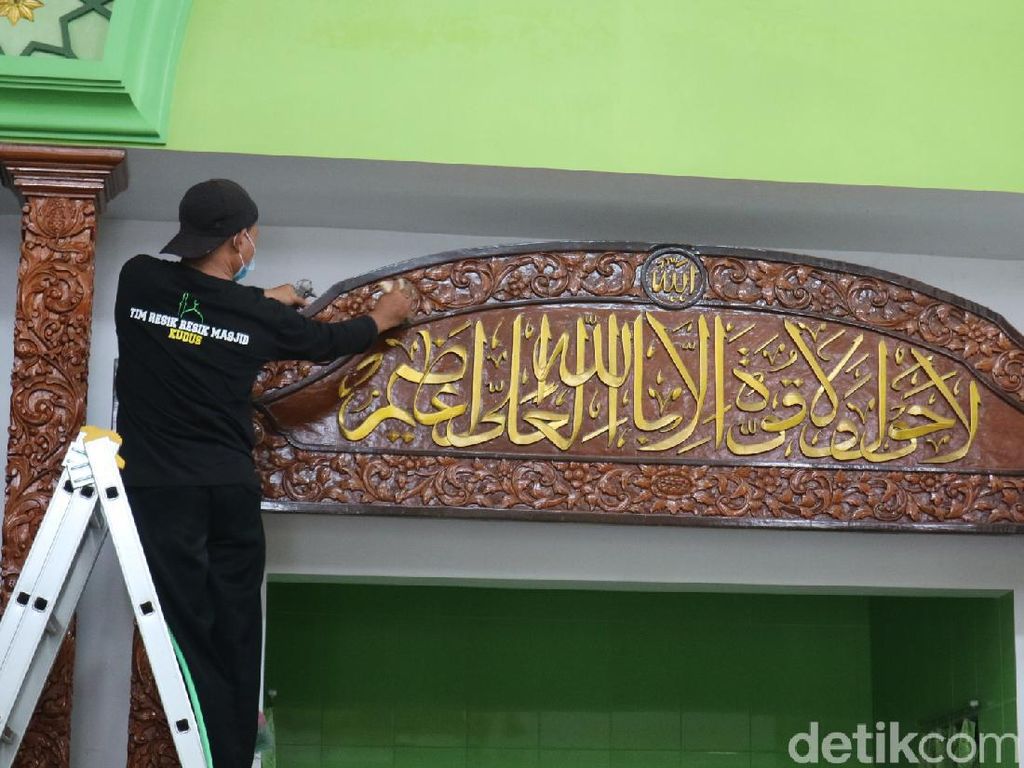 Komunitas di Kudus Ini Keliling Bersihkan Masjid Gratis Komunitas di Kudus Ini Keliling Bersihkan Masjid Gratis