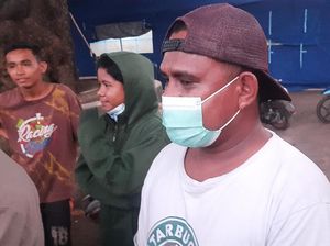 Cerita Korban Selamat Banjir NTT Gegara Panjat Pohon Jambu Cerita Korban Selamat Banjir NTT Gegara Panjat Pohon Jambu