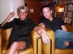 Pengakuan Pria Muda yang Hanya Kencani Nenek-nenek karena Suka Aromanya 