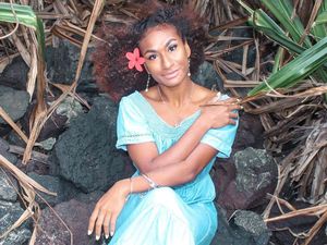 10 Foto Miss Papua New Guinea yang Mahkotanya Dicopot karena Joget TikTok 10 Foto Miss Papua New Guinea yang Mahkotanya Dicopot karena Joget TikTok