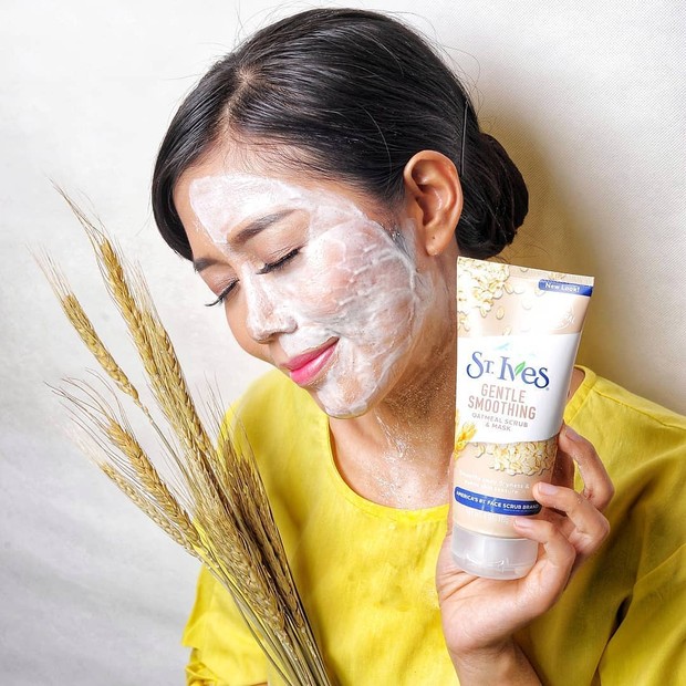 Melakukan Eksfoliasi/instagram.com/stivesindonesia Eksfoliasi membantu kulit menyerap nutrisi dari skincare dengan baik karena bebas dari halangan sel kulit mati.