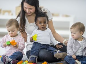 Crazy Rich Buka Lowongan Pengasuh Anak, Gajinya Rp 1,4 M per Tahun