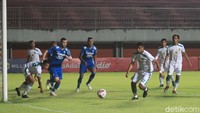 Di babak semifinal, Persib akan berjumpa dengan pemenang laga antara PSS Sleman dan Bali United yang bakal digelar pada Senin (12/4/2021). 