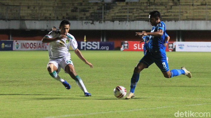 Persib Bandung berhasil melaju ke babak semifinal Piala Menpora 2021 usai memenangi duel klasik melawan Persebaya Surabaya, Minggu (11/4/2021).

Pius Erlangga/detikcom