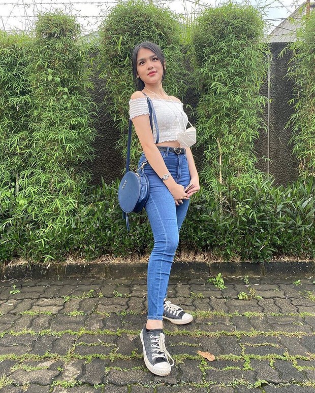 Pesona Davina Karamoy/Instagram.com/davinaakaramoy Pesona Davina Karamoy